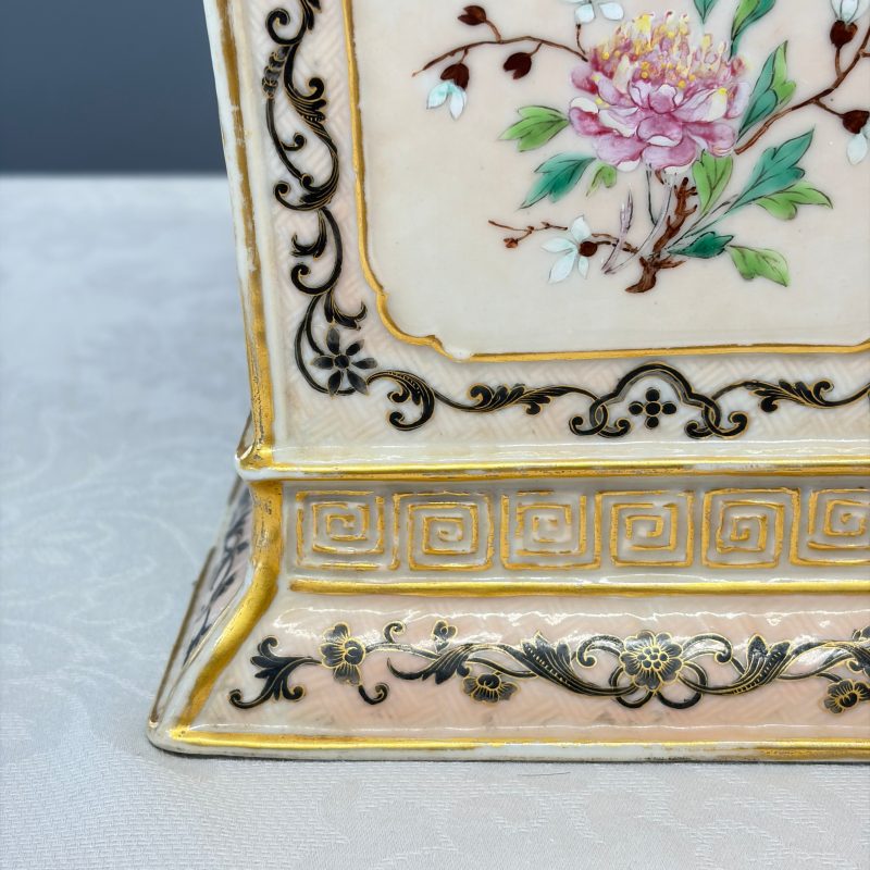 A pair of extremely rare Chinese Canton famille rose bough pots - 图20