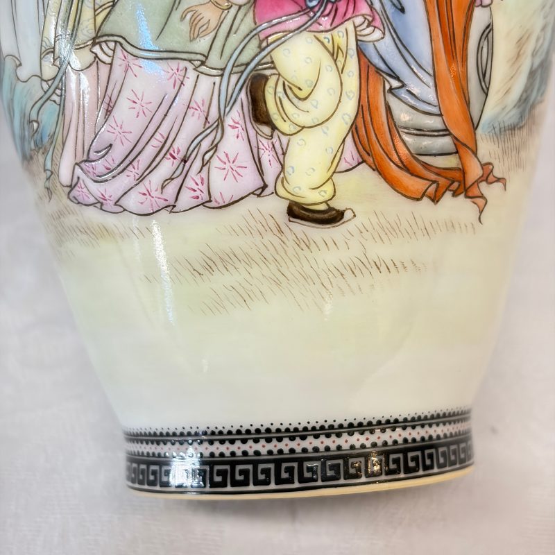 A Chinese famille rose semi-eggshell vase and a qianjiang cai vase - 图13