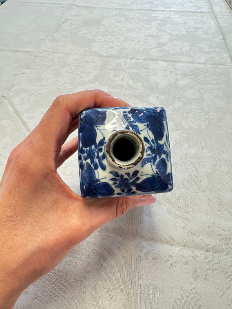 A Chinese blue and white 'Playing Boys' square flask - 图18