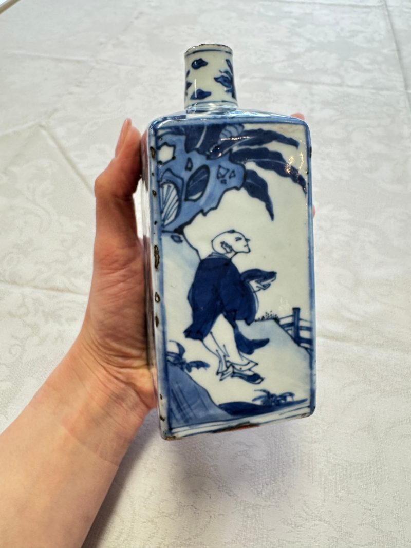 A Chinese blue and white 'Playing Boys' square flask - 图16