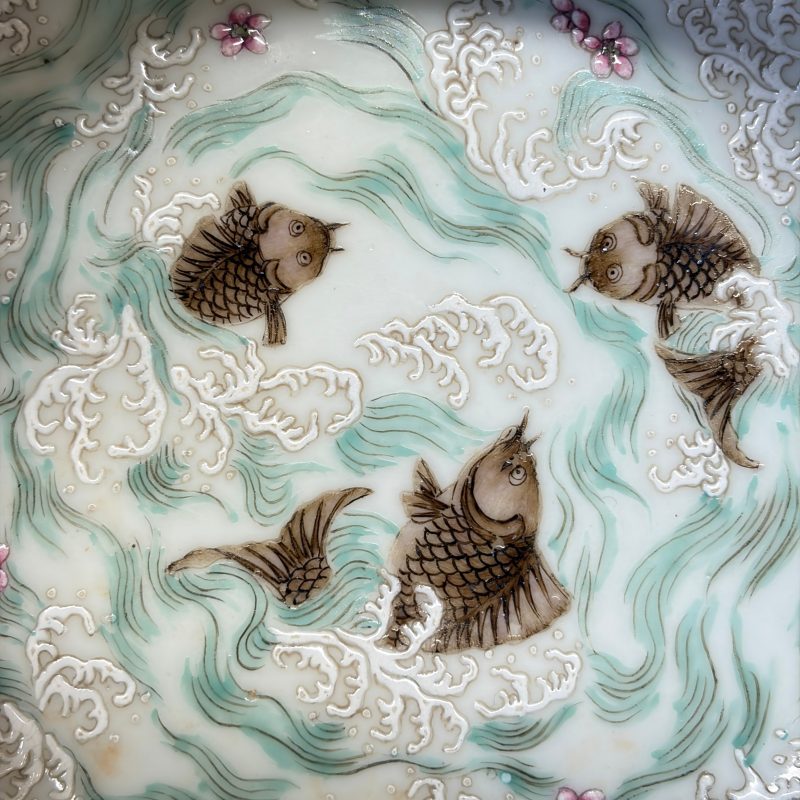 A Chinese famille rose 'Carps among Waves' brush washer - 图14