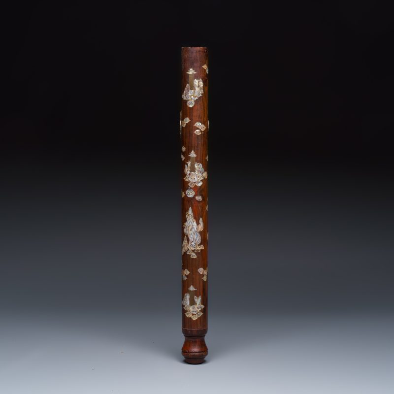 A Vietnamese mother-of-pearl-inlaid opium pipe, water pipe and covered box - 图11