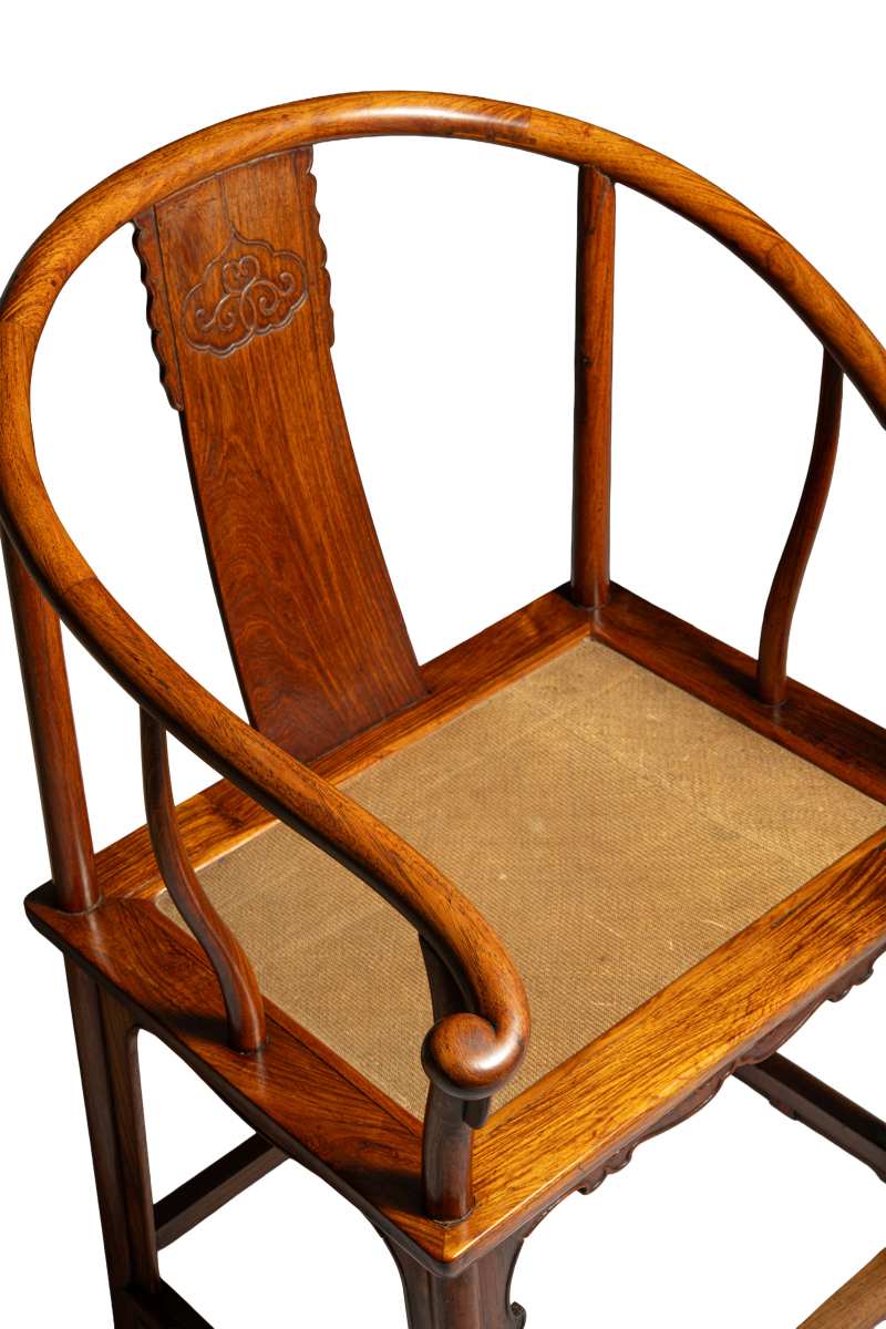 A pair of huanghuali horseshoe-back armchairs, Quanyi - 图17