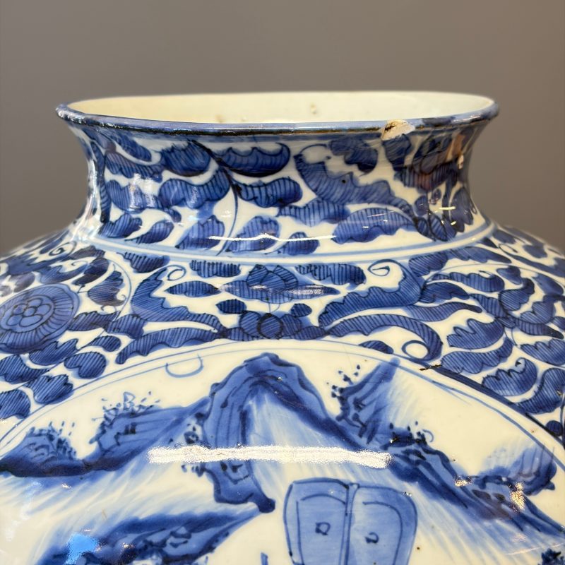 A Chinese blue and white baluster vase and cover with narrative design - 图15