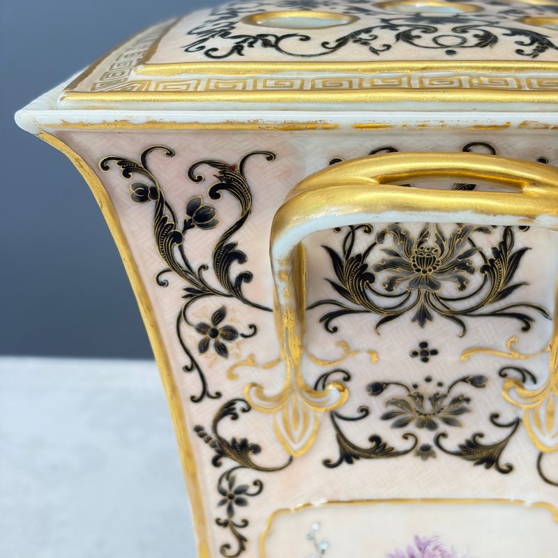 A pair of extremely rare Chinese Canton famille rose bough pots - 图27