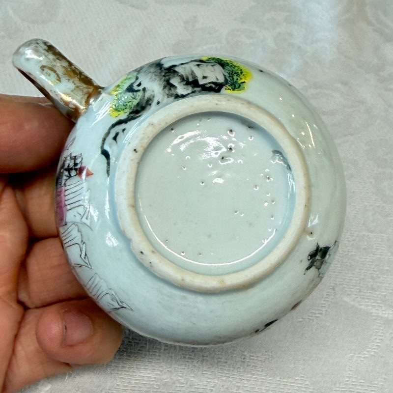 A fine Chinese famille rose cup and saucer with narrative design - 图31
