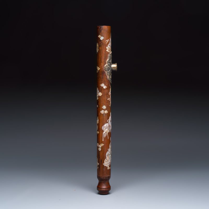A Vietnamese mother-of-pearl-inlaid opium pipe, water pipe and covered box - 图13