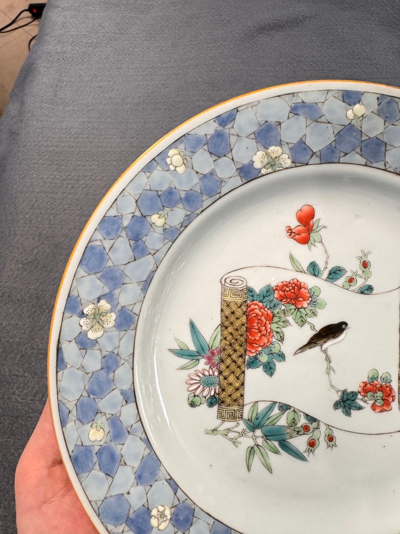 A Chinese famille rose ruby-back plate with a bird on a blossoming branch - 图5