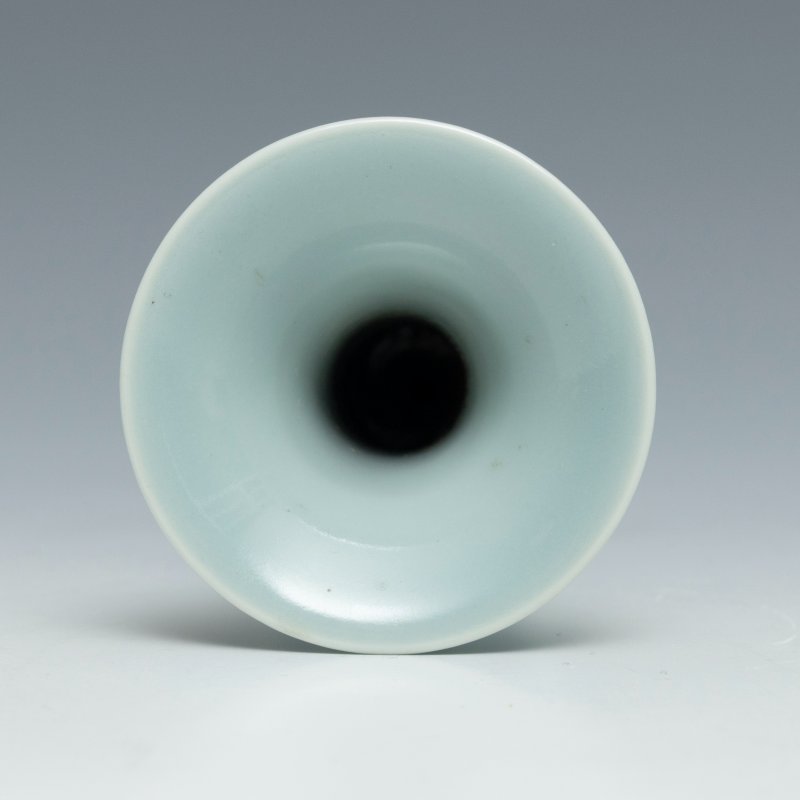 A fine pair of small ru-type glazed gu-shaped vases, Yongzheng mark and of the period (1723-1735) - 图8