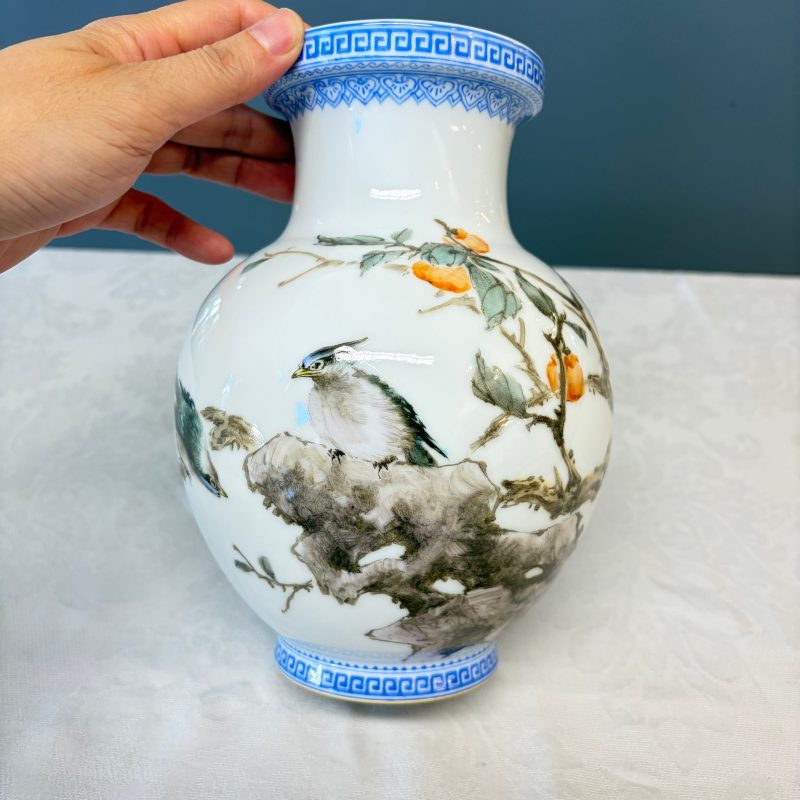 A Chinese famille rose semi-eggshell vase and a qianjiang cai vase - 图18