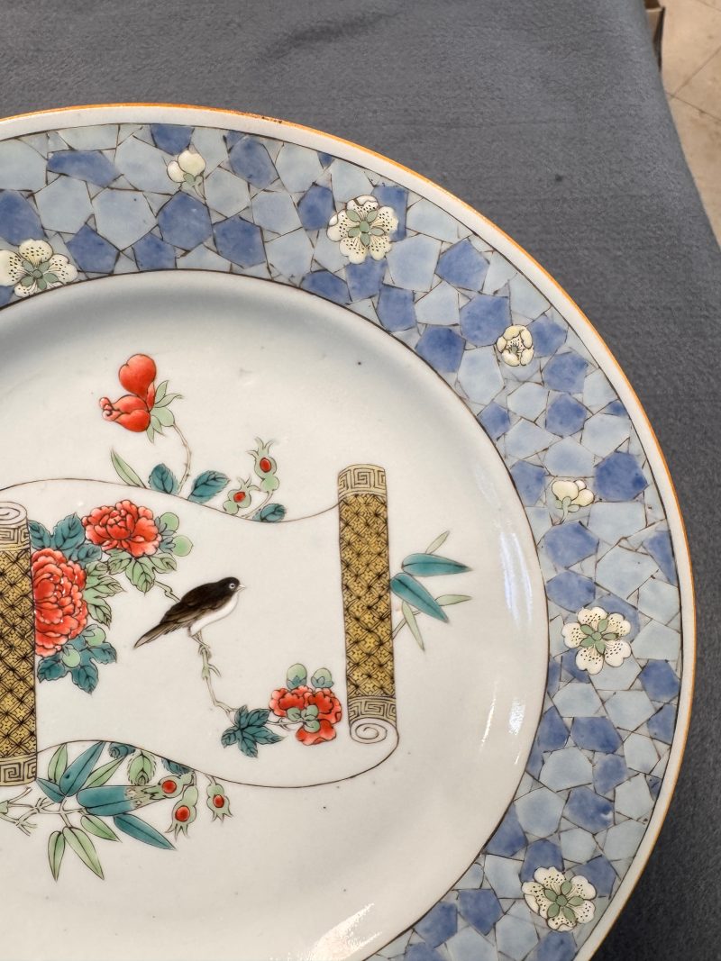 A Chinese famille rose ruby-back plate with a bird on a blossoming branch - 图6