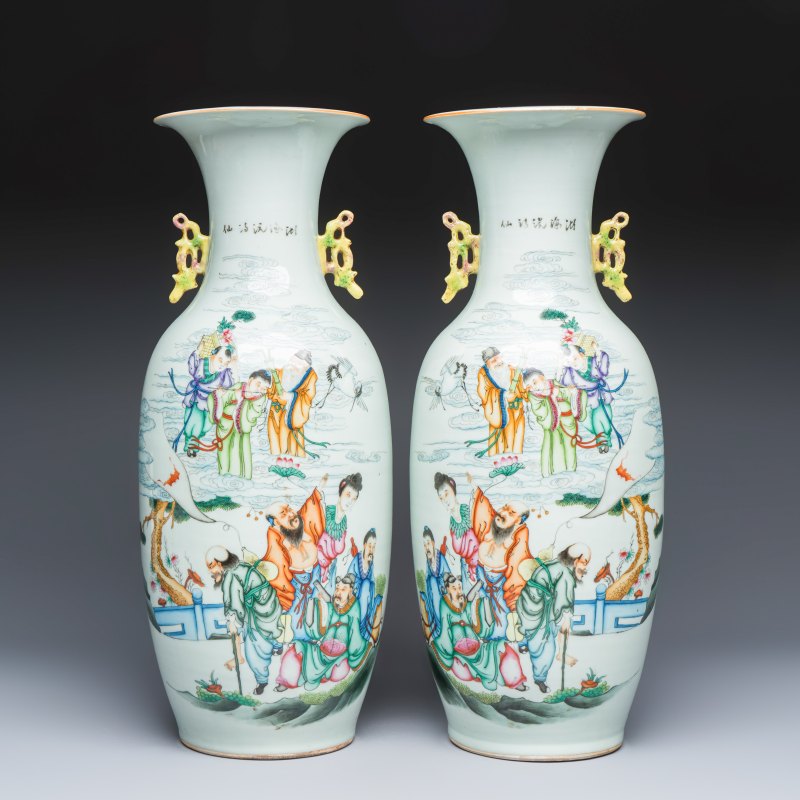A pair of Chinese famille rose 'Immortals' vases - 图2