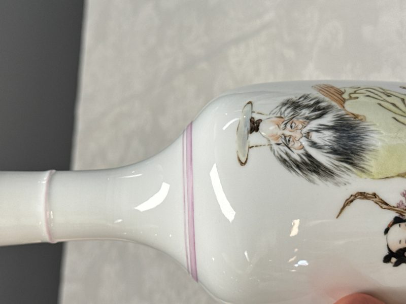 Three Chinese polychrome semi-eggshell vases - 图38