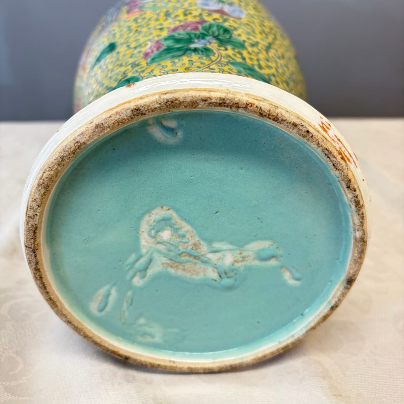 A pair of Chinese famille verte 'Phoenixes among Peonies' vases - 图35