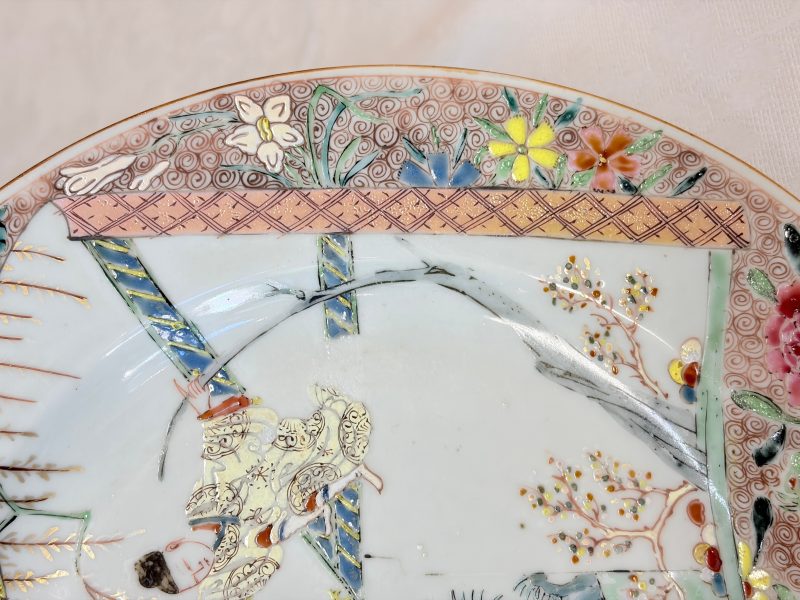 A pair of Chinese famille rose 'Xi Xiang Ji' plates - 图20