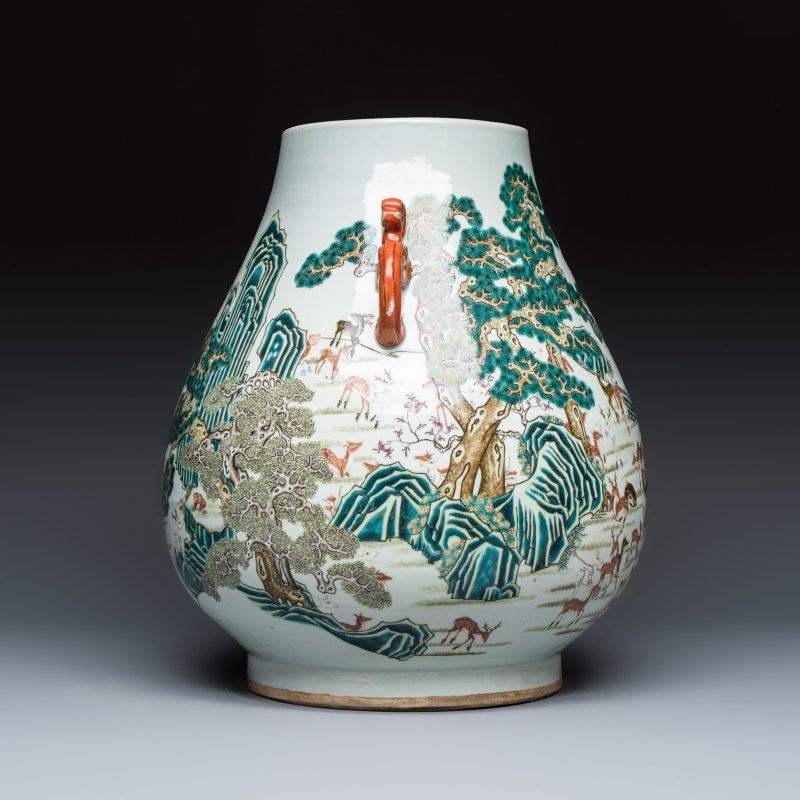 A large Chinese famille rose '100 deer' 'hu' vase - 图6