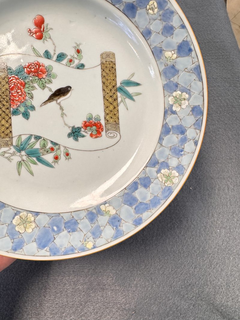 A Chinese famille rose ruby-back plate with a bird on a blossoming branch - 图7