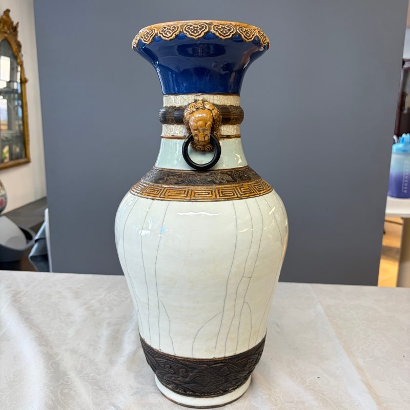 An unusual Chinese Nanking vase decorated with various glazes - 图22