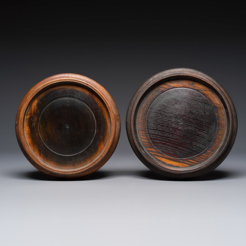 A pair of Chinese famille rose vases with narrative design - 图8