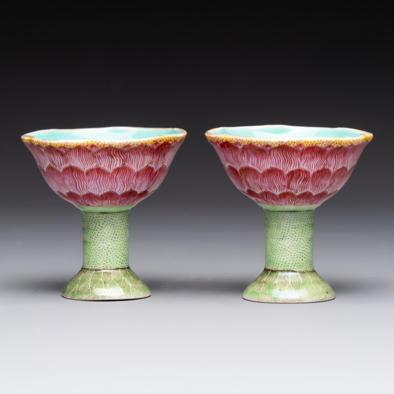 A pair of rare Chinese famille rose lotus-shaped stem cups - 图5