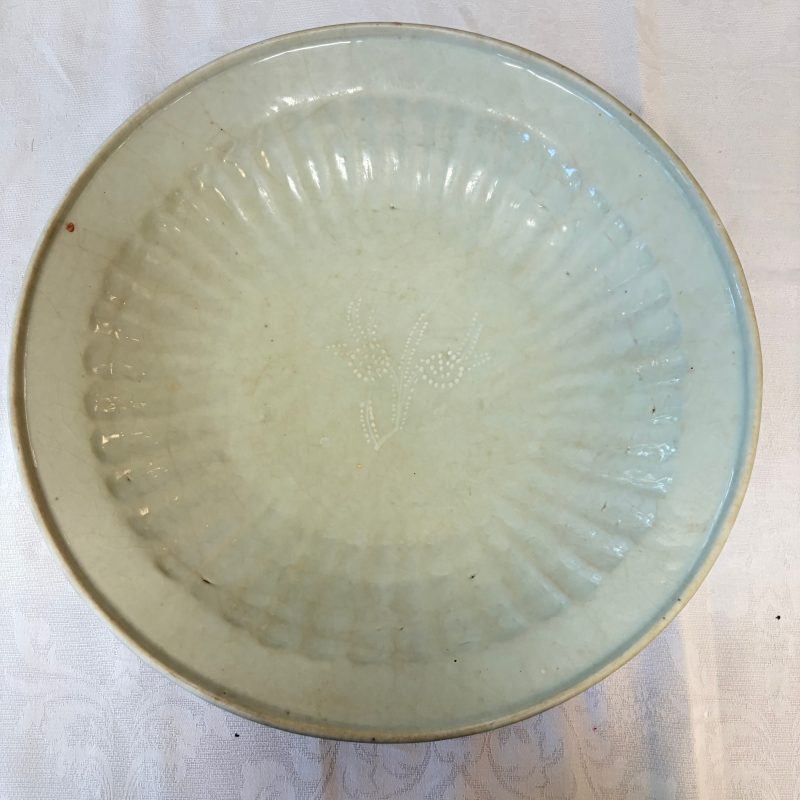 A Chinese Swatow slip-decorated white-ground dish - 图3