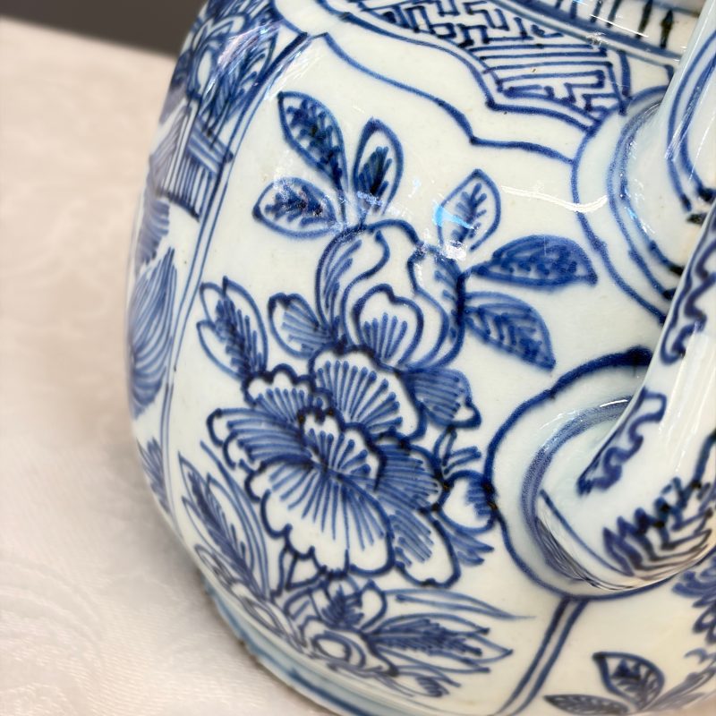 A Chinese blue and white 'Buddhist Lion' wine pot and cover - 图24