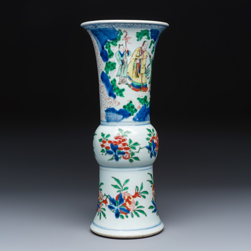 A Chinese wucai 'Gu' vase with Sanxing design - 图4