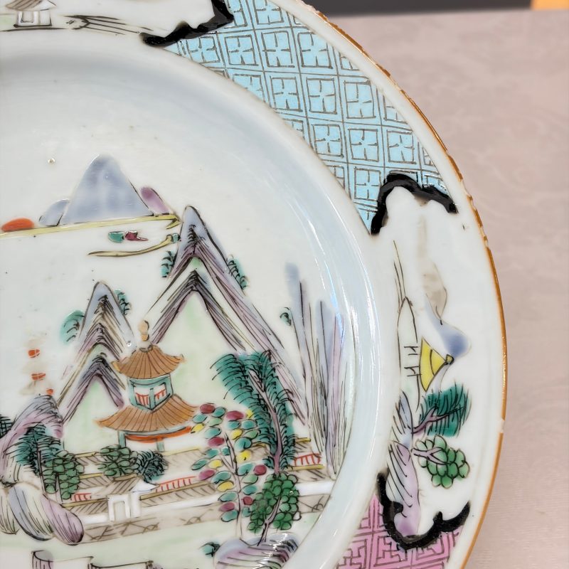 A collection of 13 Chinese famille rose 'Landscape' plates and dishes - 图108