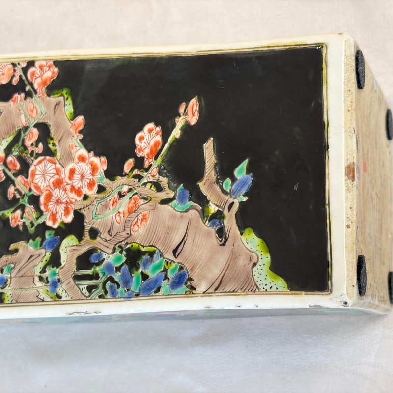 A Chinese famille noire square vase with birds among flowering branches - 图30