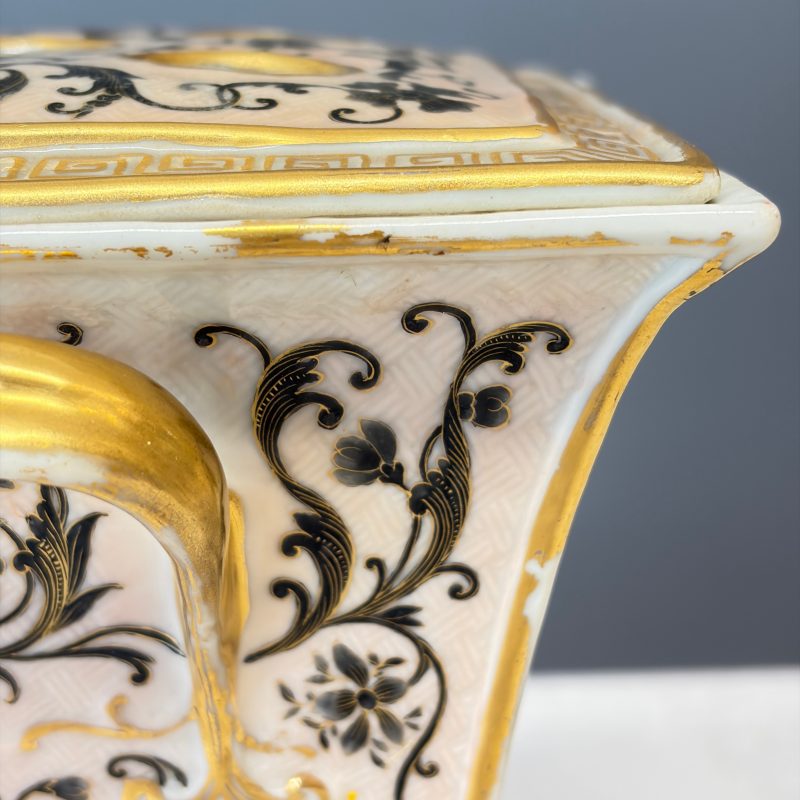 A pair of extremely rare Chinese Canton famille rose bough pots - 图28