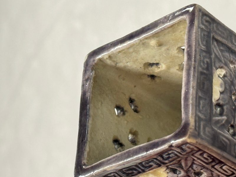 A pair of Chinese aubergine-glazed openworked square brush pots on later wooden stands - 图36