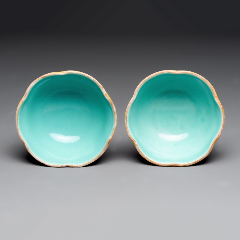 A pair of rare Chinese famille rose lotus-shaped stem cups - 图7