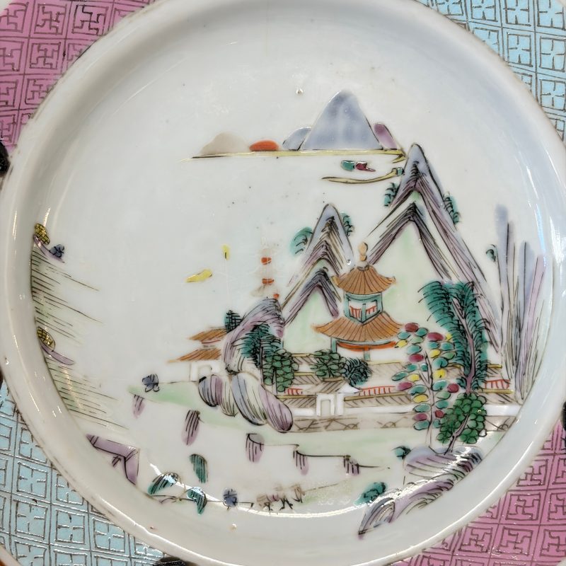 A collection of 13 Chinese famille rose 'Landscape' plates and dishes - 图109