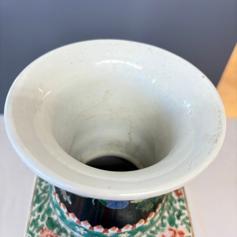 A Chinese famille noire square vase with birds among flowering branches - 图32