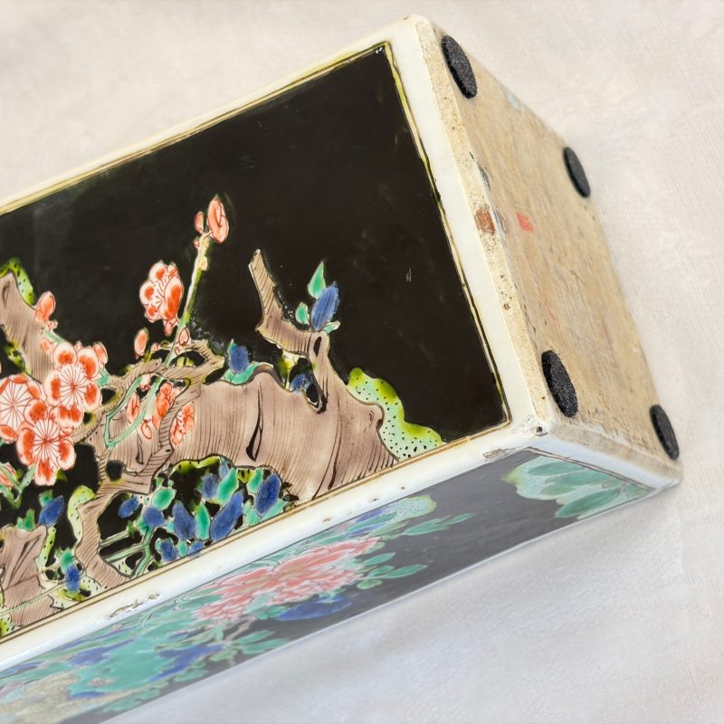 A Chinese famille noire square vase with birds among flowering branches - 图31