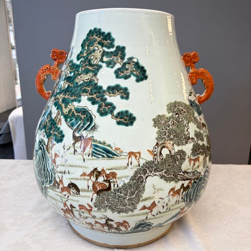 A large Chinese famille rose '100 deer' 'hu' vase - 图9