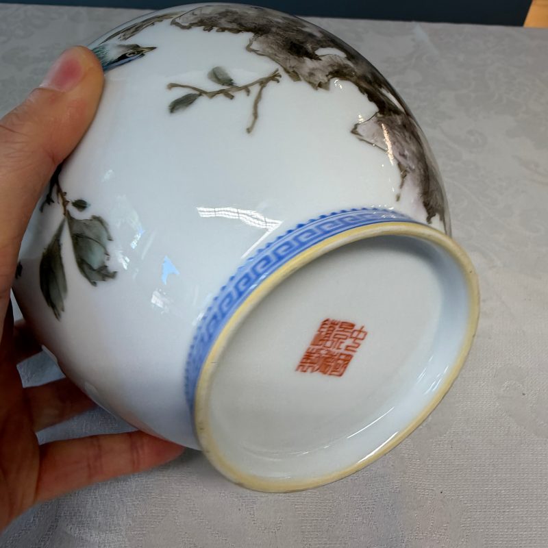 A Chinese famille rose semi-eggshell vase and a qianjiang cai vase - 图24