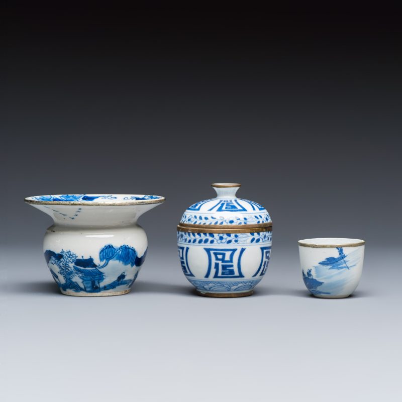 Nine Chinese blue and white wares for the Southeast Asian market, including Bleu de Hue - 图17