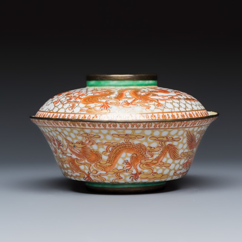 A Chinese Bencharong 'Dragons' bowl and cover for the Thai market - 图3