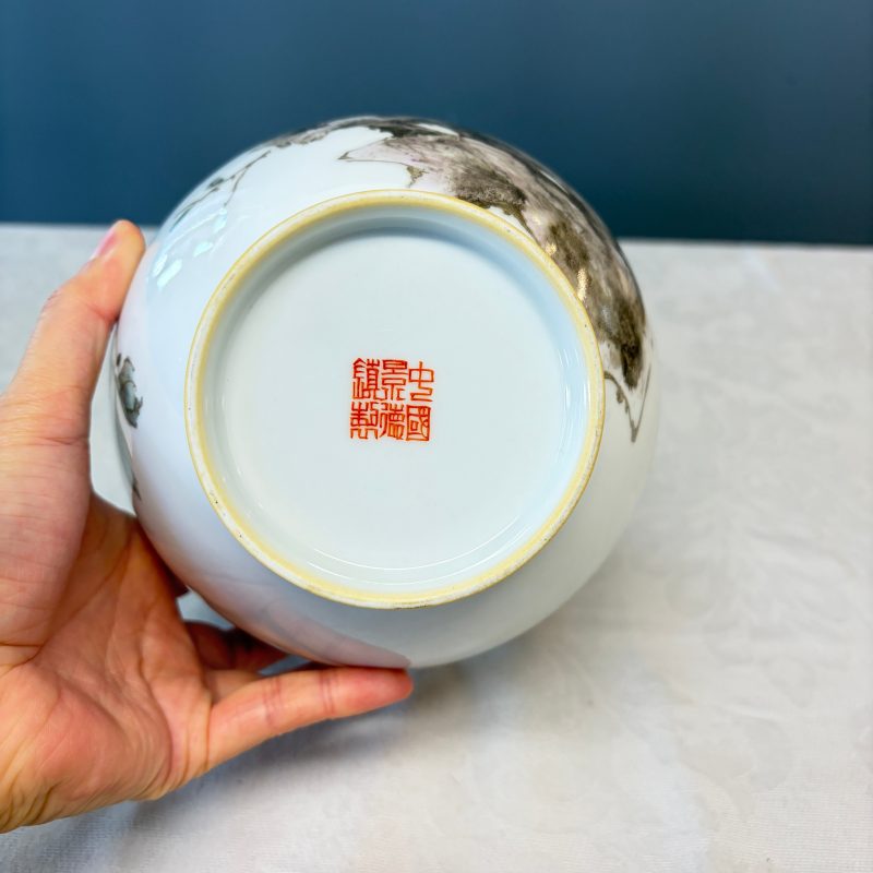 A Chinese famille rose semi-eggshell vase and a qianjiang cai vase - 图23