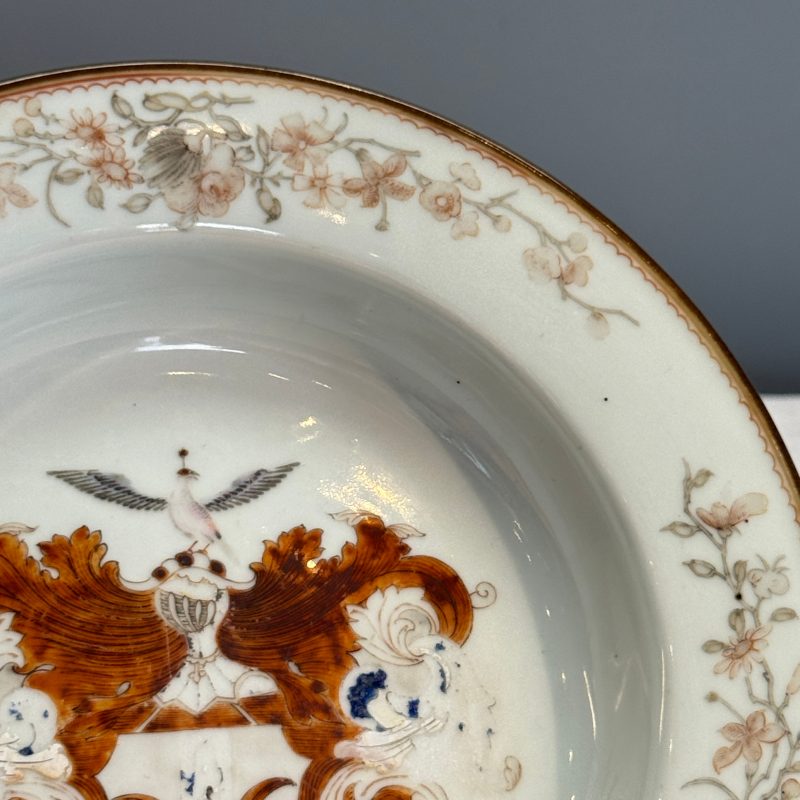 A Chinese famille rose armorial plate with the arms of Valckenier of Amsterdam for the Dutch market - 图6