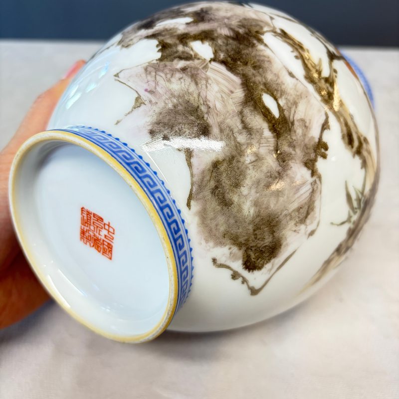 A Chinese famille rose semi-eggshell vase and a qianjiang cai vase - 图25
