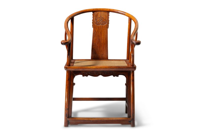 A pair of huanghuali horseshoe-back armchairs, Quanyi - 图2