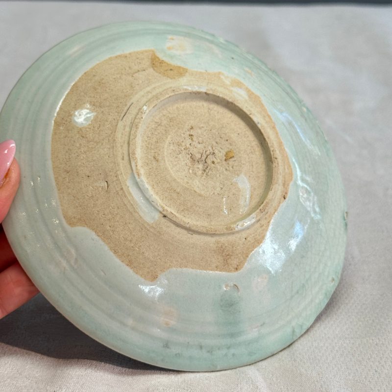 Two Chinese qingbai plates and a Longquan celadon plate - 图36