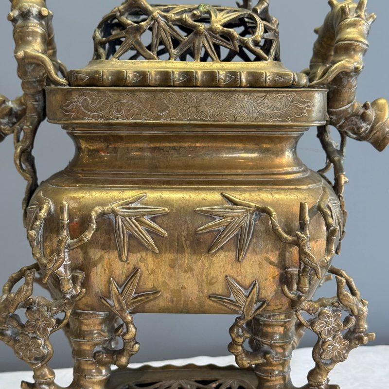 A Vietnamese bronze covered censer and stand - 图22