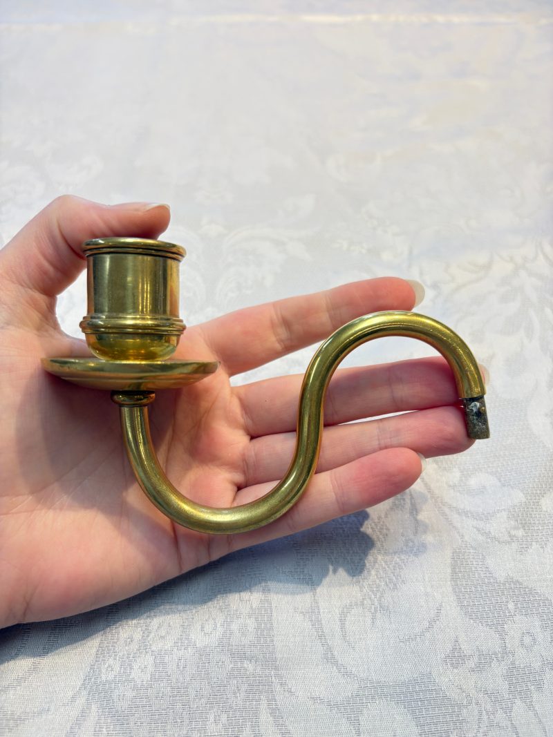 A pair of Chinese Canton famille rose 'Mandarin Subject' wall sconces - 图21