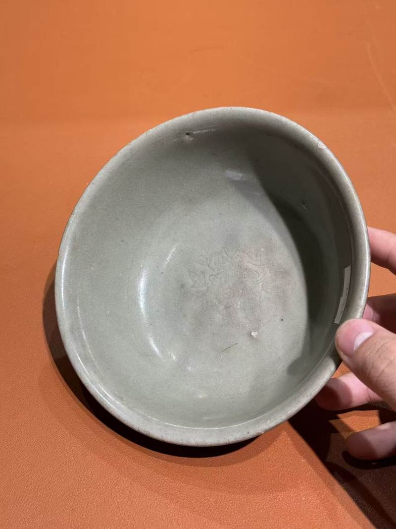 明 龙泉窑暗刻花卉纹碗 - 图8