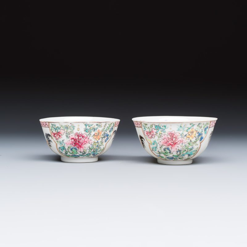 A pair of fine Chinese famille rose 'Rooster' tea bowls and saucers - 图7