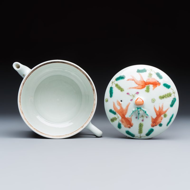 Four Chinese famille rose wares - 图6