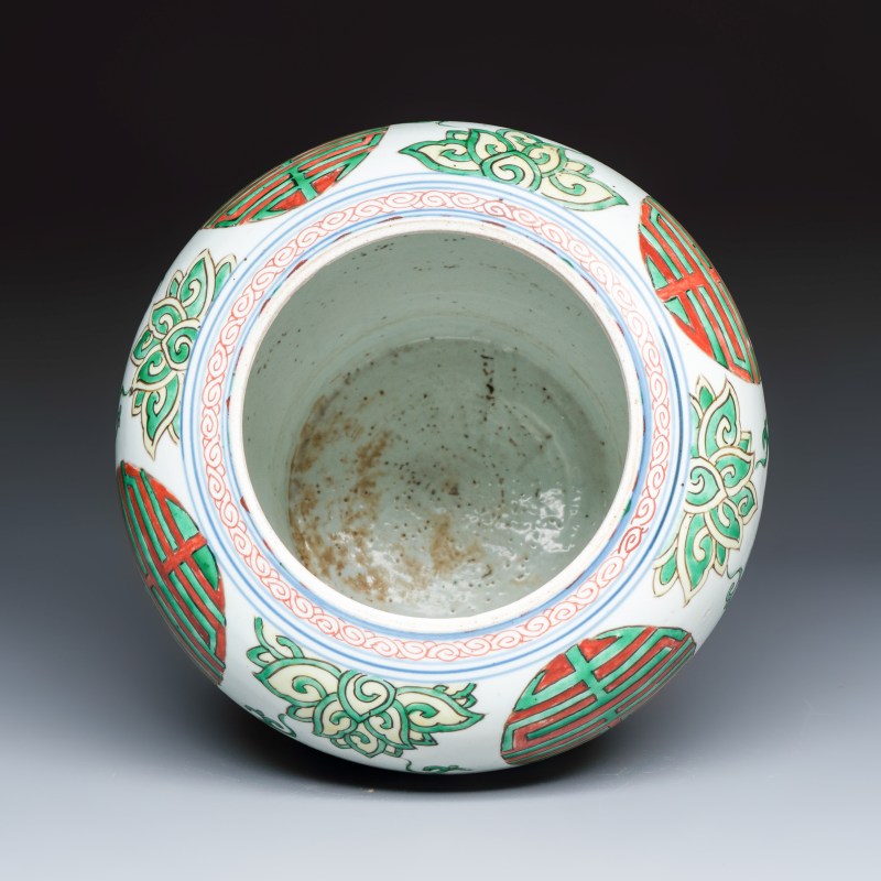 A Chinese famille verte 'Lotus and Shou' vase - 图6